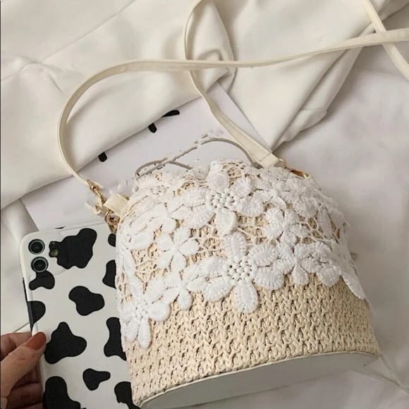 Straw Lace detailed bag - Picture 5 of 8